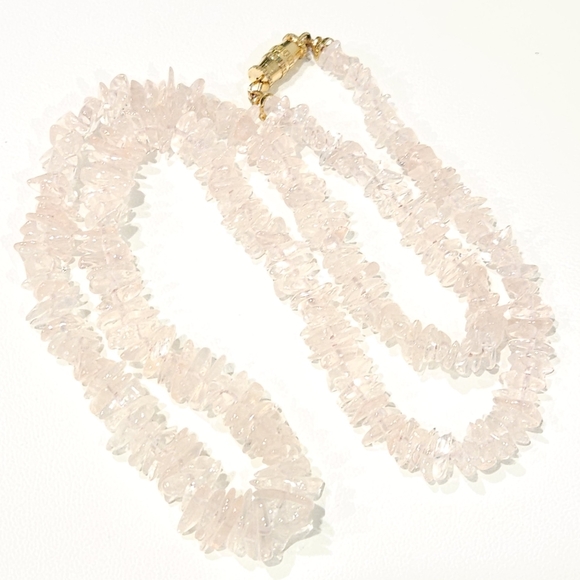 Vintage Jewelry - Vintage Rose Quartz Stone Necklace Baby Pink Semiprecious Stone Chips 21-inch